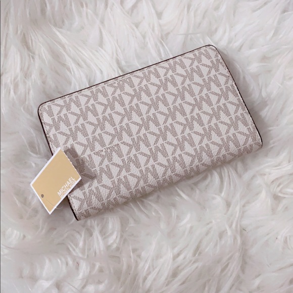 Michael Kors Jet Set Travel Slim Bifold - Picture 2 of 4